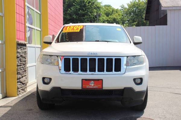 2011 Jeep Grand Cherokee Laredo $1500 de enganche + impuestos, compre aquí / pague aquí - $1,500 (Hamilton)63470599574913122