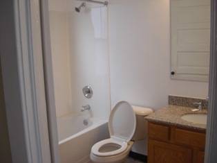 $800 / 2br - 900ft2 - 7016 Lansing & E 71st. 2 Bedroom (Slavic Village Area)63860363425921124