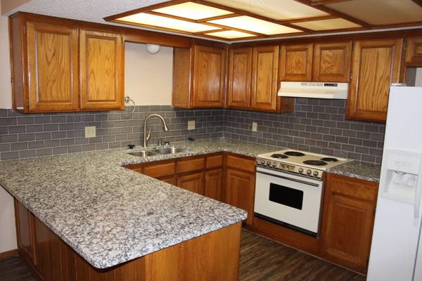 $1,325 / 2br - 1300ft2 - 13907 Fairhil Avenue (NW OKC)63670519953409123