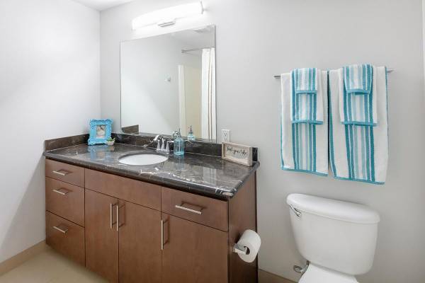 $1,707 / 596ft2 - Fitness Center, Elevator, Controlled Access Bike Storage (Pearl)63820824309635124