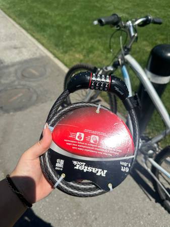 Bike with new lock - $130 (palo alto)63443347497217122