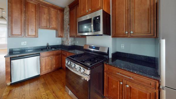 $2,495 / 2br - Roxbury 2 Bed/2 Bath Apartment | Near Newmarket (Roxbury)63699236287107120