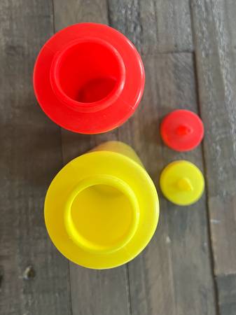 Vintage Ketchup & Mustard Plastic Squeeze Condiment Bottles - $4 (Arlington Heights)63438988424705122