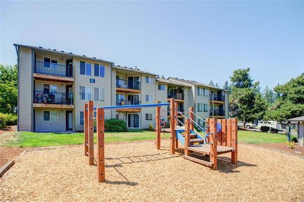 $1,545 / 1br - 731ft2 - Recorra esta joya escondida en Oregon City-¡Amplio departamento de 2 habitaciones/2 baños! (Oregon City)63841706941187124