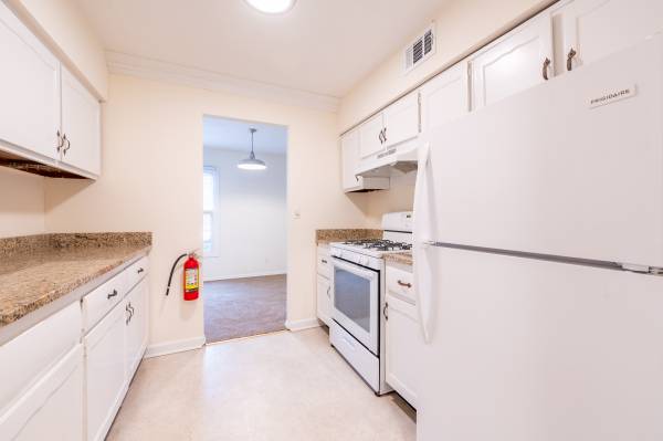 $1,900 / 1br - ANUAL Apartamento de 2º piso sin amueblar en alquiler (Sea Girt)63667080814211121