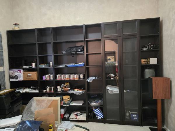 IKEA BILLY / OXBERG
Bookcase comb w glass doors 1