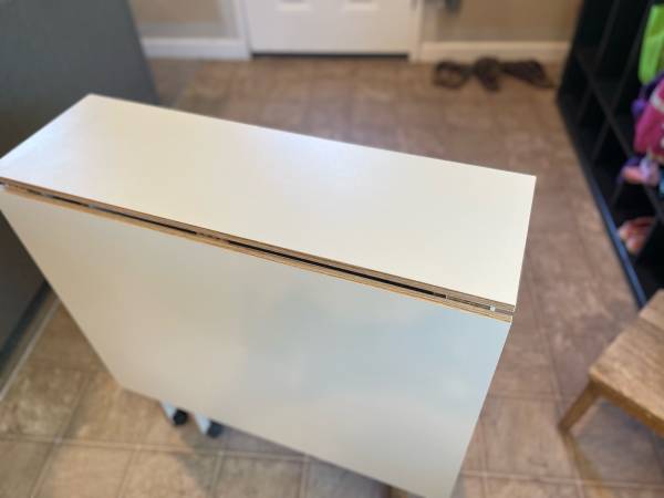 Folding Art table - $85 (Wenatchee)63441595720705121