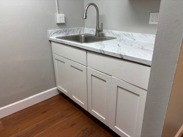 $1,225 / 1br - UPDATED APARTMENT with 1 Month FREE Rent 3rd Floor (Wenatchee)63922932870658120