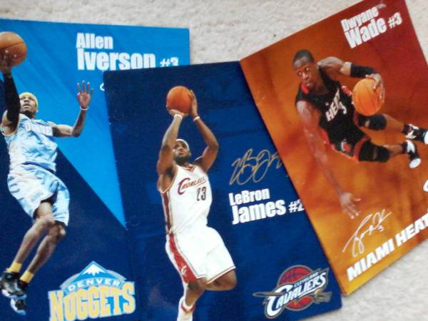 NBA SCHOOL FOLDERS.  ALL  NEW.. SELL 2  FOR 1