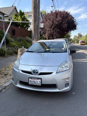 2010 Prius 4 puertas Hatchback - $6,700 (Capitol Hill)63441451268737121