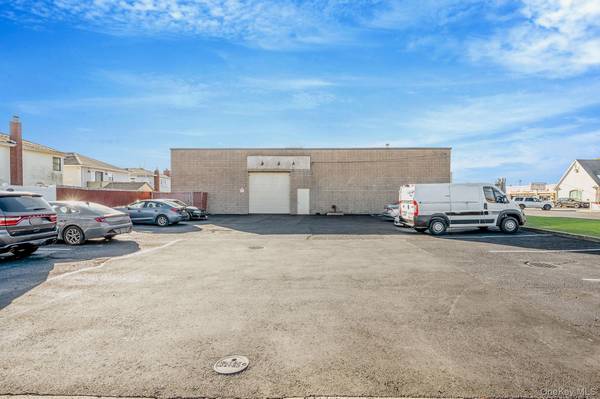 For Lease – Warehouse | 1,600 SFT. | 14′ Ceilings | 200 AMP | HVAC
$4,500
                        Copiague For Lease – Warehouse | 1,600 SFT. | 14′ Ceilings | 200 AMP | HVAC
$4,500
                        Copiague