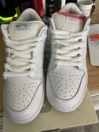 Nike SB Dunk Low Supreme 94 white size 8.5 new - clothing