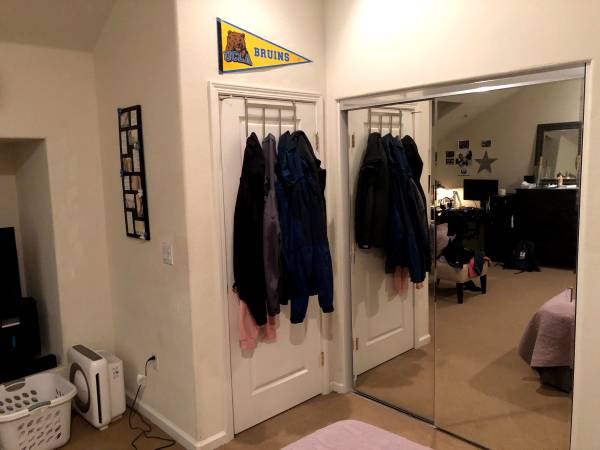 $1,200 / 4br - Habitación grande con baño privado en casa adosada en Dublin (dublin / pleasanton / livermore)63870648407427124