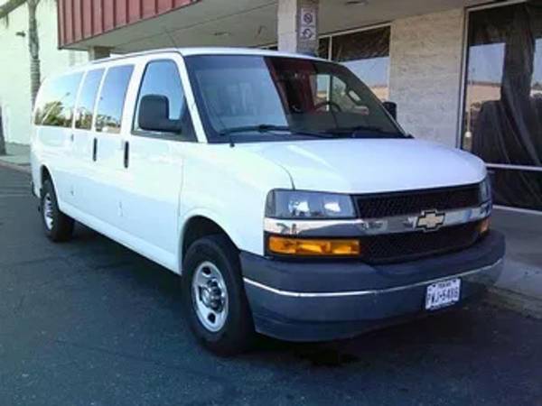 2018 Chevrolet Express 3500 - Photo 15