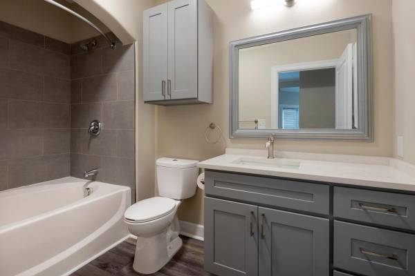 $3,267 / 2br - 1420ft2 - Ceiling Fans, Vaulted ceiling, Premium Bathroom Finishes, Microwave (Braintree)63828406637057124