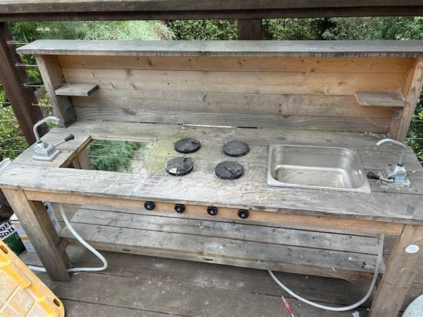 Kids Mud Kitchen 1
