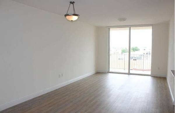 $2.100 / 1 habitación - 800 pies² - HERMOSO 1/1 CON LAVADORA/SECADORA, APARCAMIENTO, PISCINA, GIMNASIO, (SOLO $1500 DE DEPÓSITO) (FONTAINEBLEAU)63379877535873123