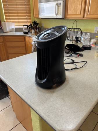 Excellent Condition Honeywell Air Purifier. 1