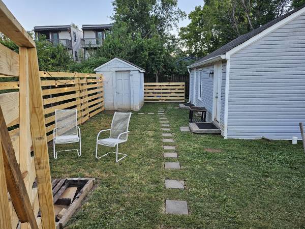 $1,995 / 2br - 1200ft2 - Joya de 2 habitaciones en East Nashville: amueblado, apto para mascotas, excelente ubicación (East Nashville)63673267612417120