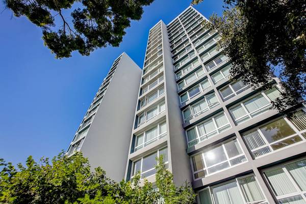 $2,570 / 2br - 900ft2 - Life with a View at ReNew Merritt (oakland lake merritt / grand)64049799737217122