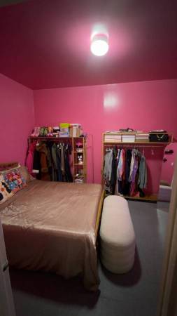 $350 🔔🔈 Looking for Roommate 🔔🔈($350mnthly+utilities) (Bensonhurst)63949685443458121