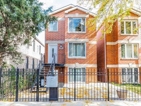 $900 / 1br - 700ft2 - Luxury 1-Bedroom sqft-700 Unit  Apartment located in Tri‑Taylor (Chicago, IL)64041643618946120