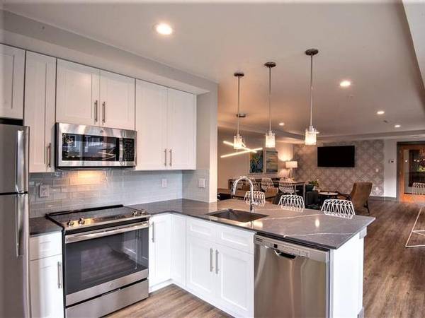 $1,732 / 531ft2 - Custom Cabinetry, Smoke-Free Community, Hardwood Flooring (Renton)63934550426883123