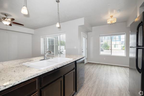 $1,760 / 3br - $1,675 For 3x2 Apartments Available (Kuna)64003313631618120