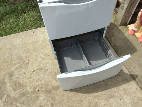 Washer/Dryer LAUNDRY PEDESTALs (Clean Matched Set) - $40 (Ocean Springs\Gautier)62957305622017122