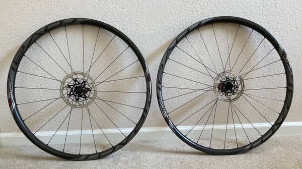 Specialized Roval Control SL 29 carbon wheelset with 3 rotors 1