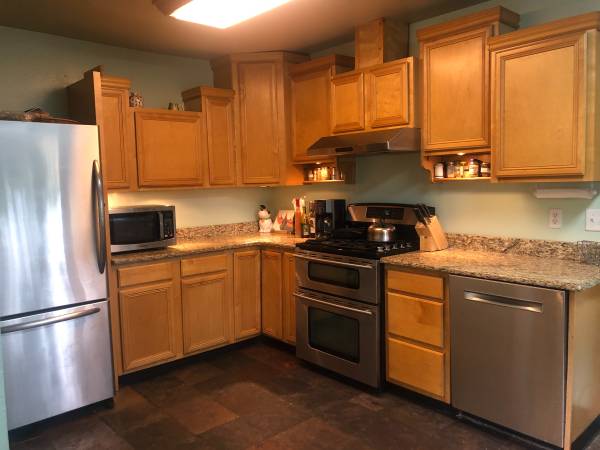 $2,600 / 4br - 3136ft2 - 210 NW Olsen St (Pullman)63689275904387124