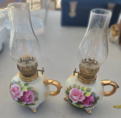 Vintage Footed Porcelain Floral Miniature Finger Oil Lamp Japan 1