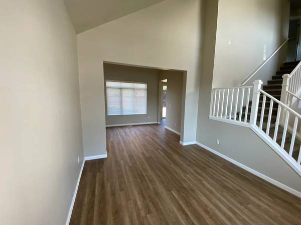 $1,989 / 3br - 1790ft2 - Un lugar que se siente naturalmente como en casa (Des Moines, WA)63808059031809120