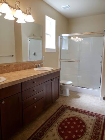 $2,195 / 3br - 1580ft2 - ¡Hermosa propiedad frente al agua!10358/D (Garden City)63794895263361124