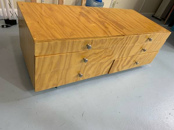Low Storage Bench with 6 Drawers / Daybed Platform 1