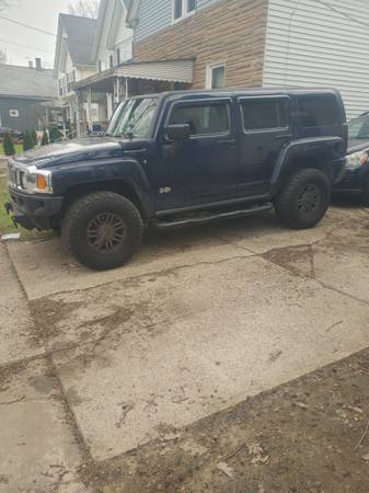 Hummer H3 - $3.500 (Cleveland)62972938939777121