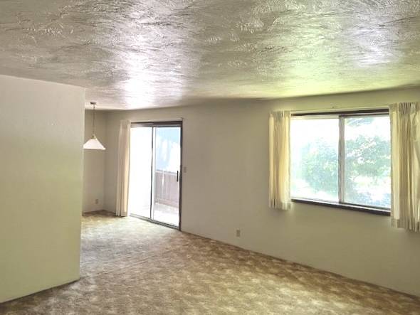 $1,195 / 2br - 900ft2 - CAL YOUNG APARTMENTS (Eugene)63977277647875123