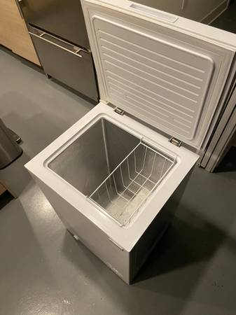 Igloo chest freezer 1