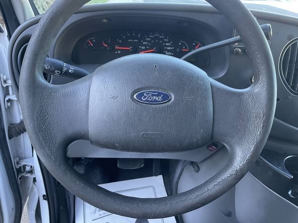 2007 Ford E-250 - Photo 12