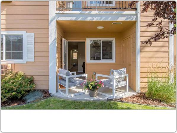 $1,950 / 3br - 1348ft2 - 3 bedroom 2 bath with Bay Windows! One Month Free Special! (Richland - The REACH Interpretive Center)63779939646081120