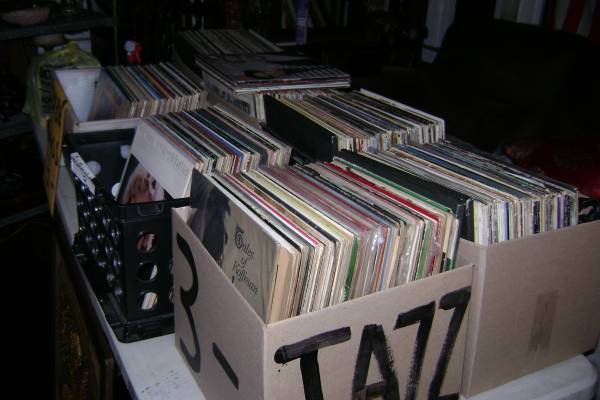 HUNDREDS OF RECORDS 1