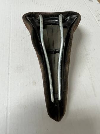 REDUCIDO - Asiento de cuero marrón Selle San Marco años 1970-1980, Italia - $29 (Reston / Herndon / Sterling)63436960338945124