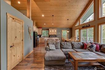 $1,099,000 / 5br - 2650ft2 - 15431 Cedar Brae (Leavenworth)63983953313667124