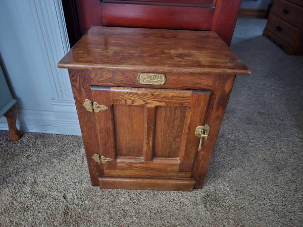 White Clad End Side Table 1