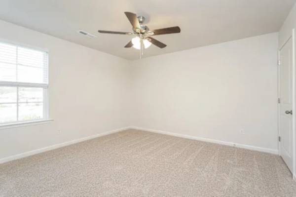 $1,225 / 3br - 2164ft2 - Beautiful 3x2.5 (Thomasville)64027277156482124