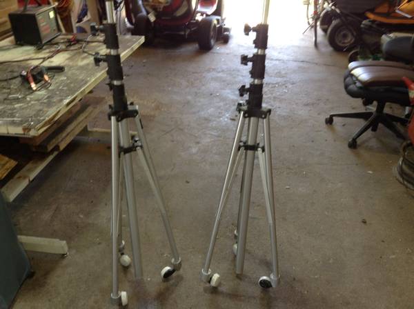 tri pods 1