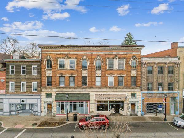 $425,000 / 8br - Rare 8-Unit Mixed-Use Building for Sale- Brownsville64013370889346120