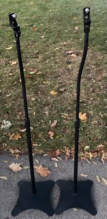 2 speaker Stands 1