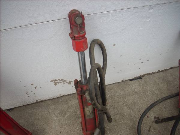 Farm Hydrolic Lift Cylinders 1