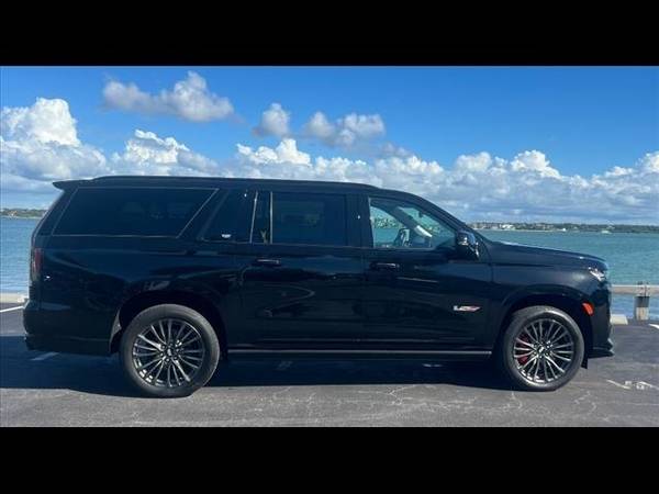 2023 Cadillac Escalade ESV V-Series photo 3